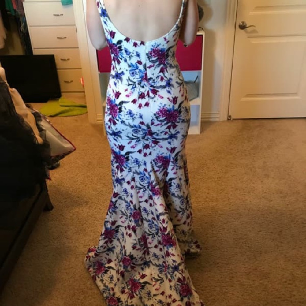 Beautiful Prom Dress - Picture 4 of 4